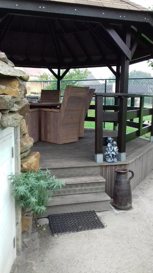 Vakantieverblijf-Beestenboel Retie ภายนอก รูปภาพ